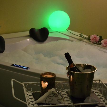 B&B Ravenna In Love Relax Conventello Esterno foto