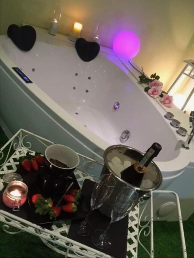 B&B Ravenna In Love Relax Conventello Esterno foto